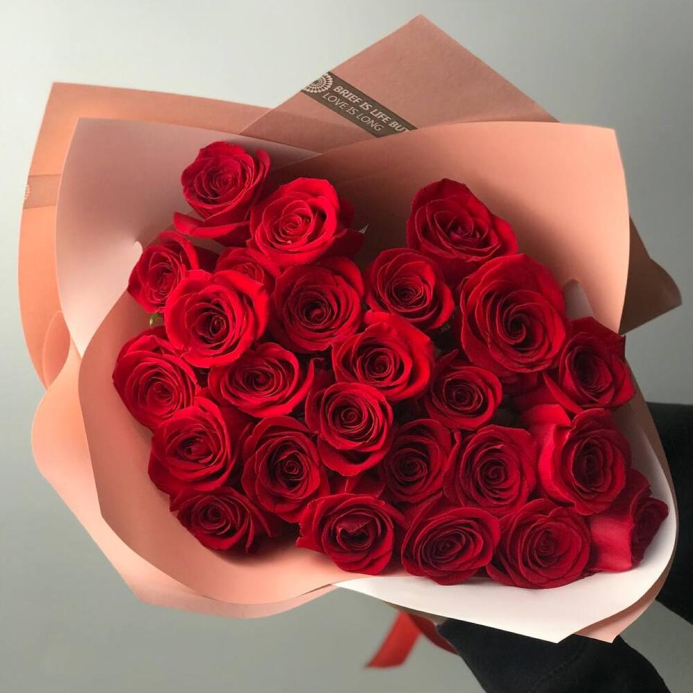 25 red roses